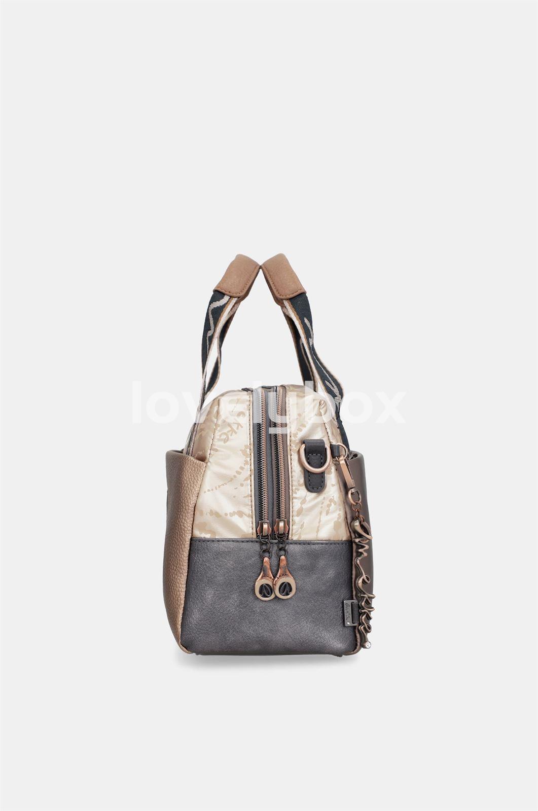 Bolso de mano tipo bowling con correa bandolera ajustable y desmontable. Firma Anekke colección Real - Imagen 4