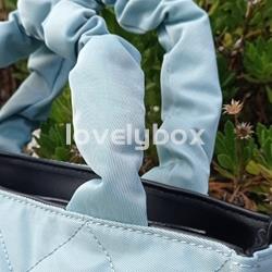 Bolso mano y bandolera DH asa fruncida azul cielo - Imagen 2