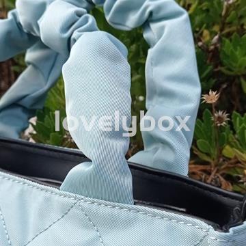 Bolso mano y bandolera DH asa fruncida azul cielo - Imagen 2