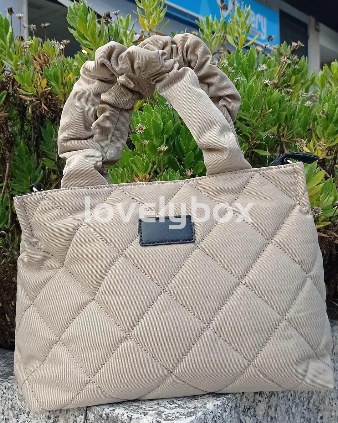 Bolso mano y bandolera DH asa fruncida beige - Imagen 1