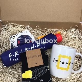 Caja Friends bajo la lluvia - Imagen 1