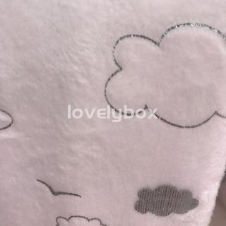 Unicornio con manta entre nubes - Imagen 2