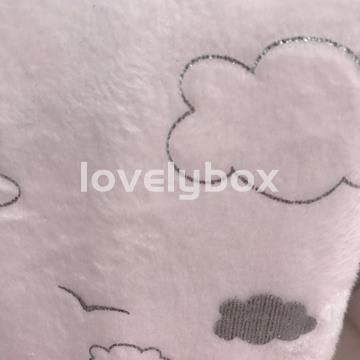 Unicornio con manta entre nubes - Imagen 2